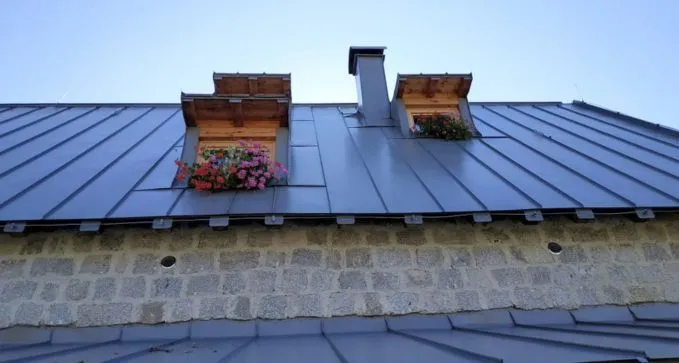 construccion de tejados de panel sandwich en medio cudeyo, cantabria