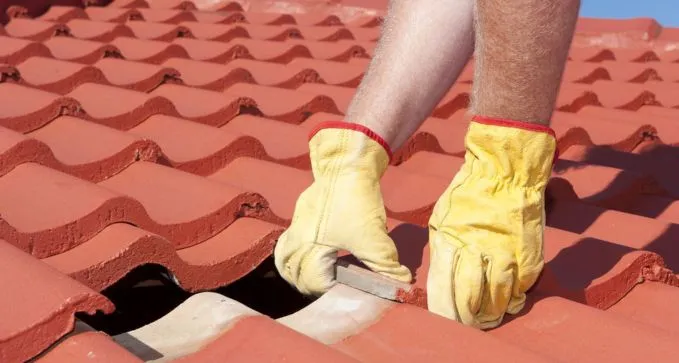 reparacion de tejados y cubiertas en los corrales de buelna, cantabria